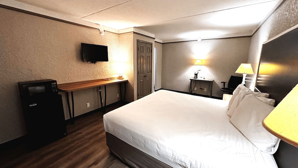 Studio, 1 Queen Bed, Non Smoking, Kitchen
