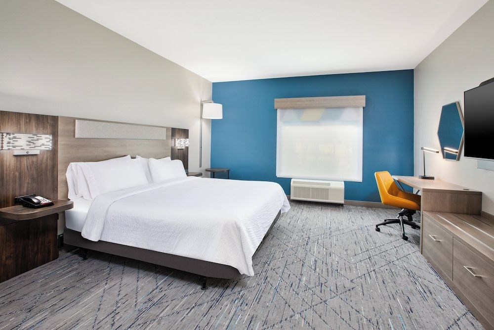 Standard Room, 1 King Bed