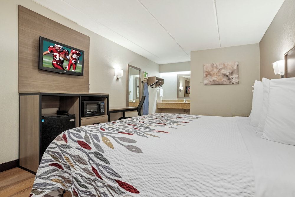 Red Roof Inn West Monroe Superior Room, 1 King Bed (Smoke Free) 2