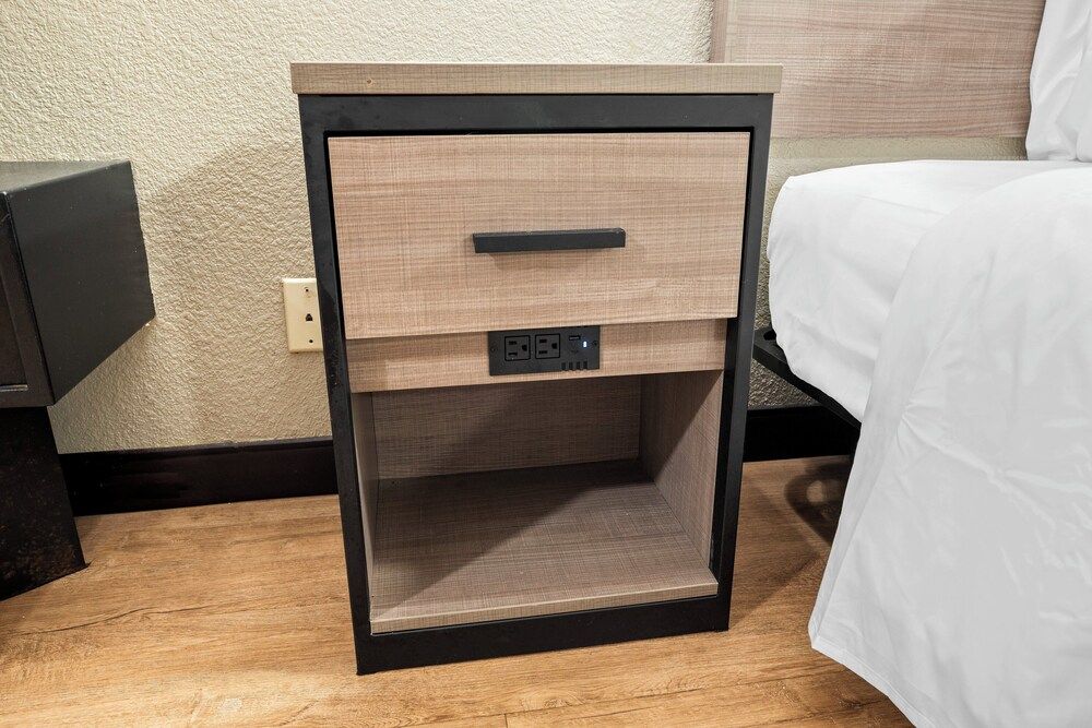 Red Roof Inn West Monroe Superior Room, 1 King Bed (Smoke Free) 9