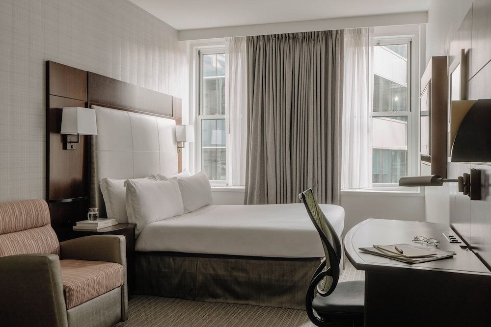 undefined Club Quarters Hotel Faneuil Hall, Boston 2