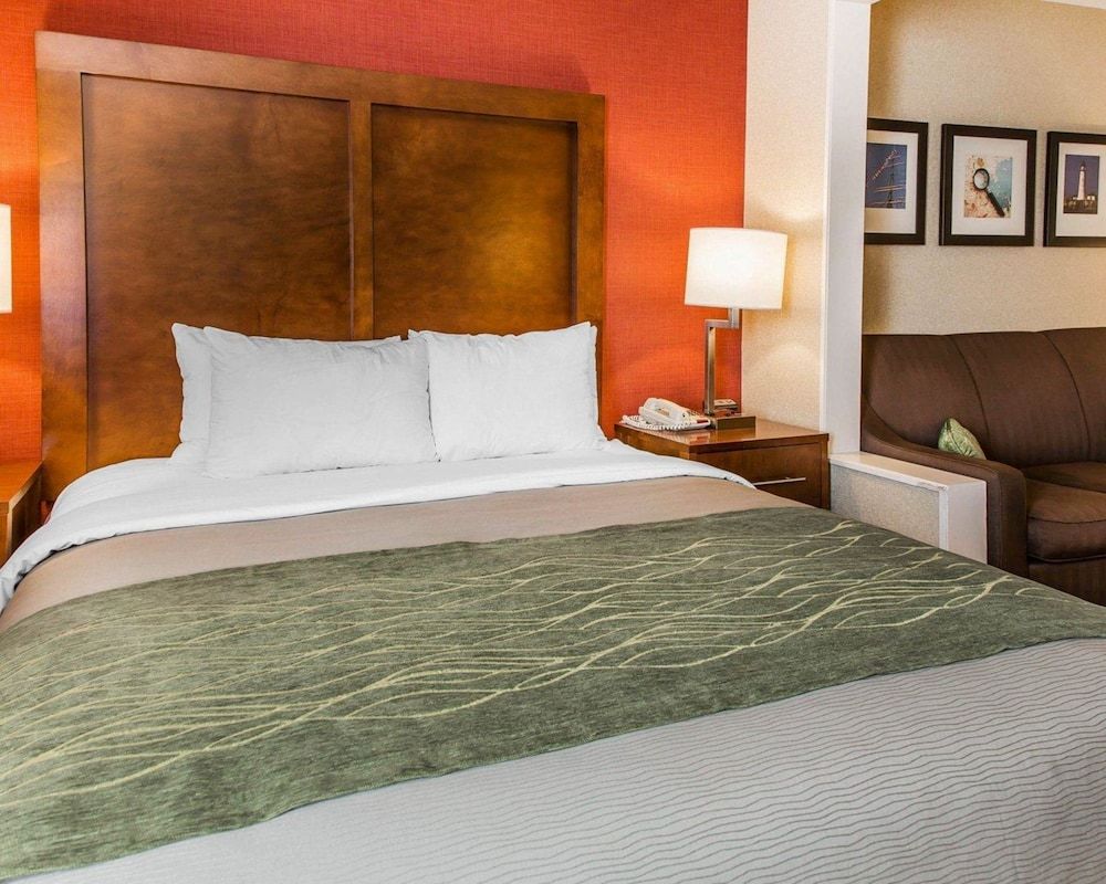 undefined Comfort Inn Boston 3