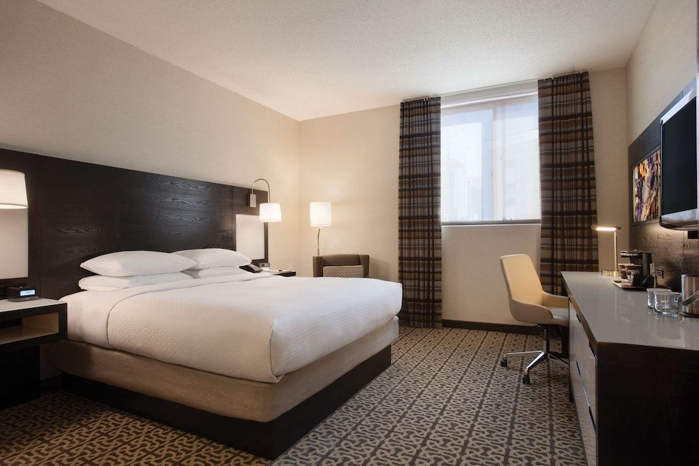 DoubleTree by Hilton Boston - Downtown Room, 1 King Bed, Accessible, Non Smoking
