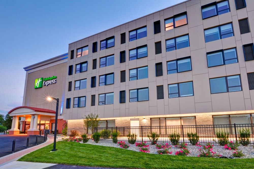 undefined Holiday Inn Express Boston by IHG 10