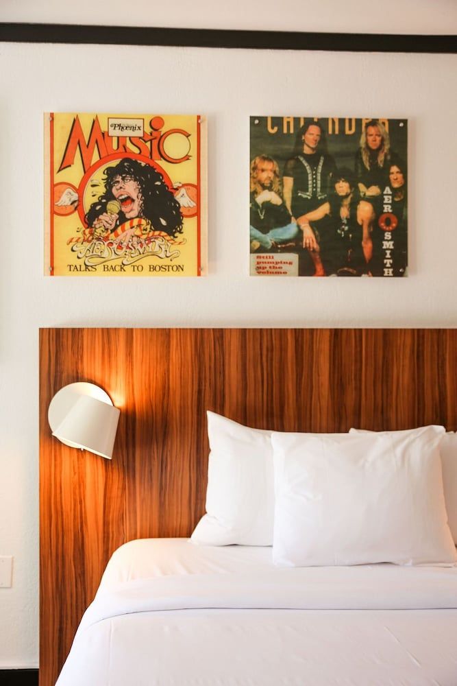 The Verb Hotel Standard Room, 1 King Bed 2