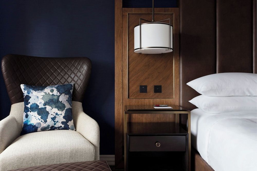 Boston Marriott Long Wharf Room, 1 King Bed, City View 9