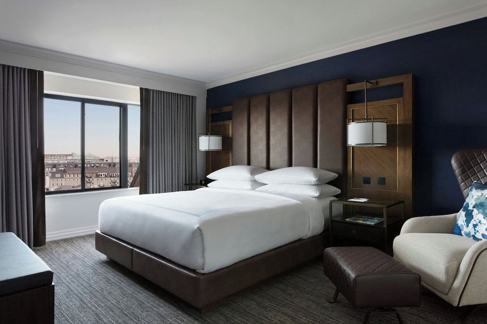 Boston Marriott Long Wharf Room, 1 King Bed, City View 2