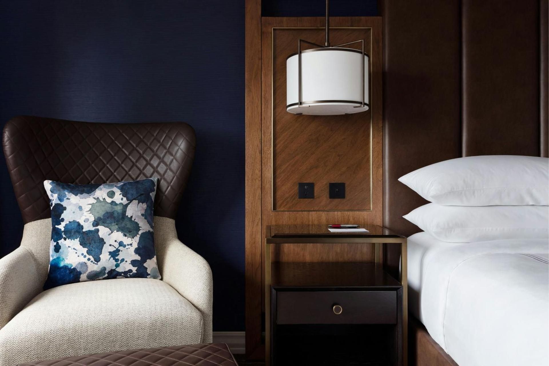 Queen Room with Two Queen Beds, City View and Adapted Tub - Mobility Accessible