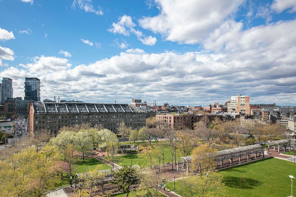 Boston Marriott Long Wharf Room, 1 King Bed, City View 5