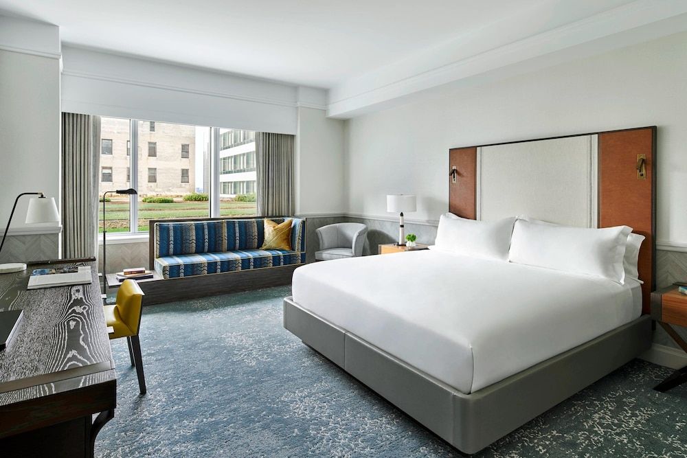 The Ritz-Carlton, Boston Room, 1 King Bed, Terrace (View) 2