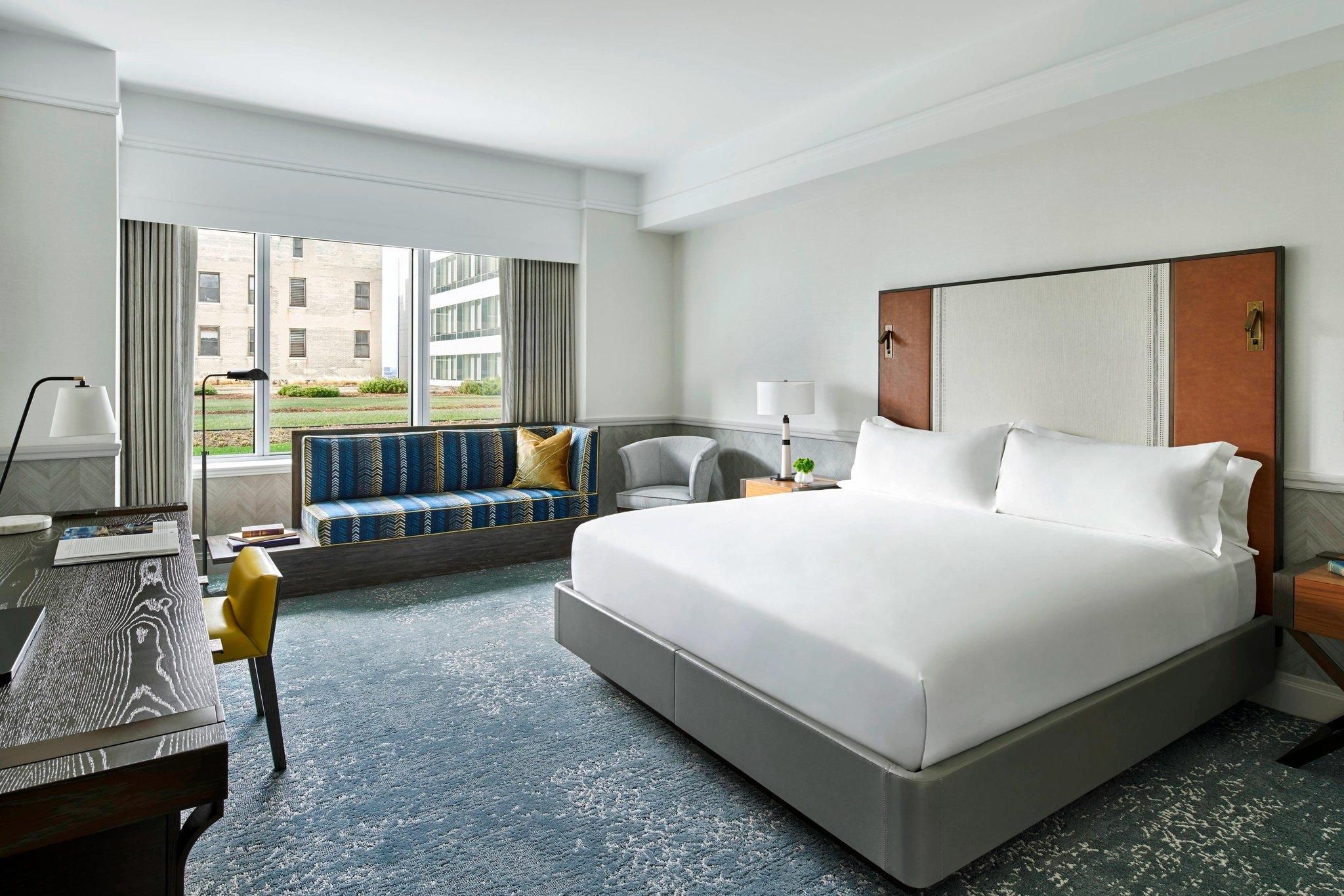 Club Access King Bed, Club lounge access, Guest room, 1 King