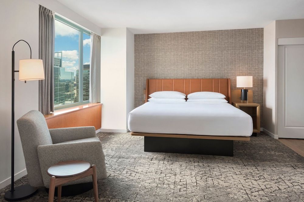 Junior Suite, 1 King Bed with Sofa bed, River View (Mobility/Hearing Accessible, Tub)
