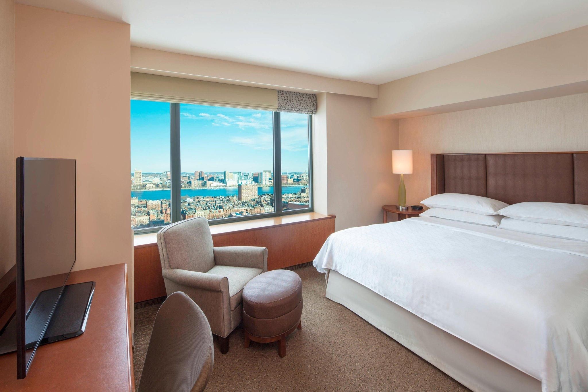 Premium, Guest room, 1 King, Charles River view