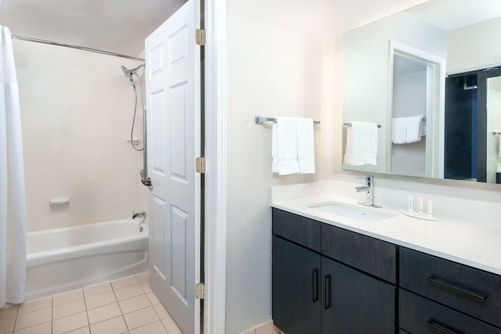 Suite, 1 Bedroom (Hearing Accessible)