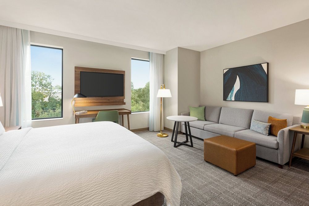 Studio Suite, 1 King Bed, Accessible Bathtub, Kitchen (Mobility)