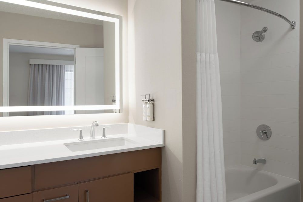 Suite, 2 Bedrooms, Kitchen
