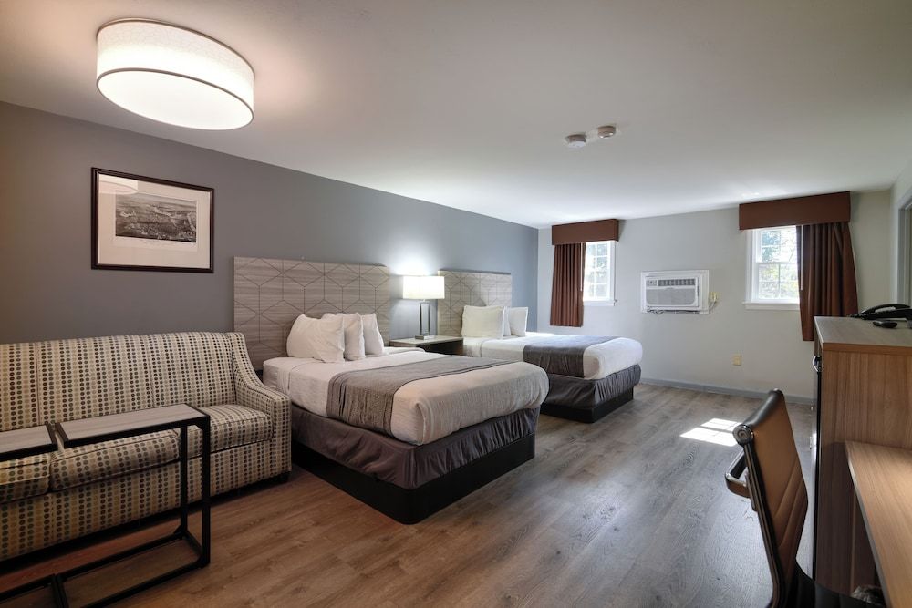 Knights Inn Danvers Basic Room, 2 Double Beds 3