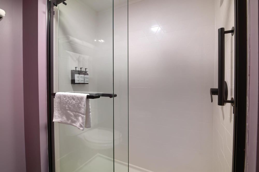 Knights Inn Danvers Executive Room, 1 King Bed, Non Smoking 2