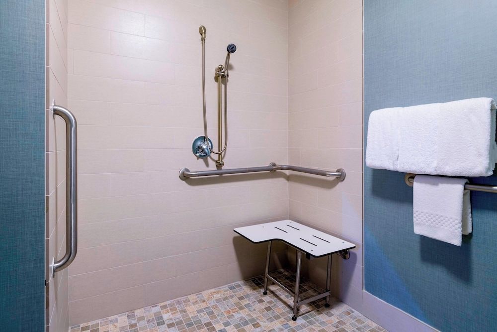 Suite, 2 Bedrooms, Fireplace, Corner