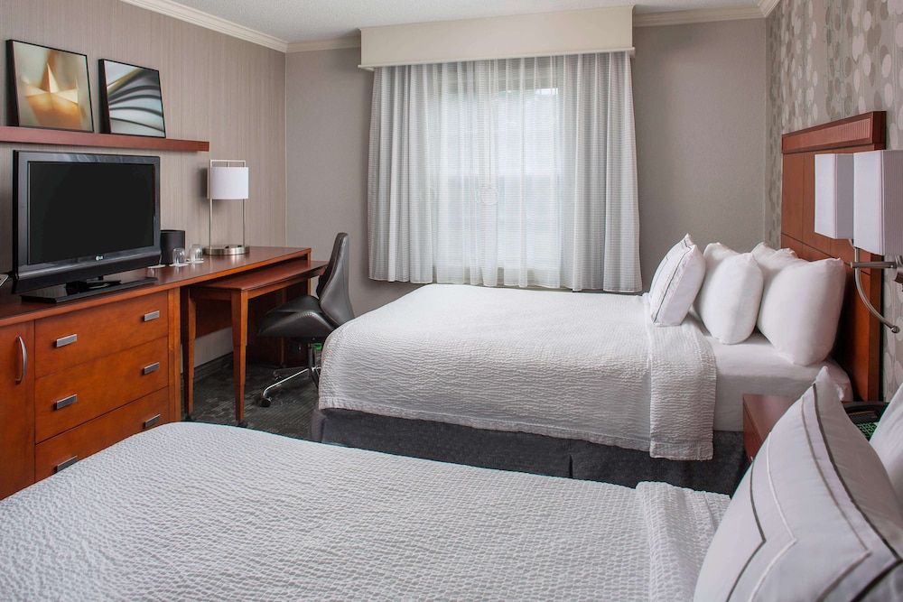 Room, 2 Queen Beds, Accessible (Hearing)