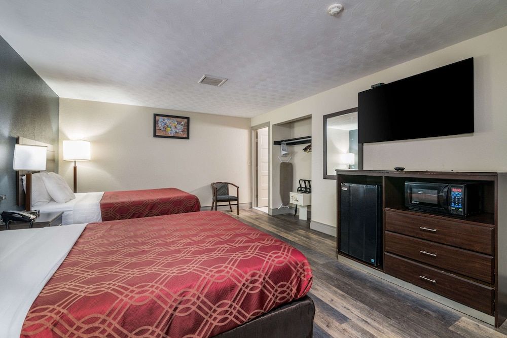 Standard Room, 2 Queen Beds, Non Smoking