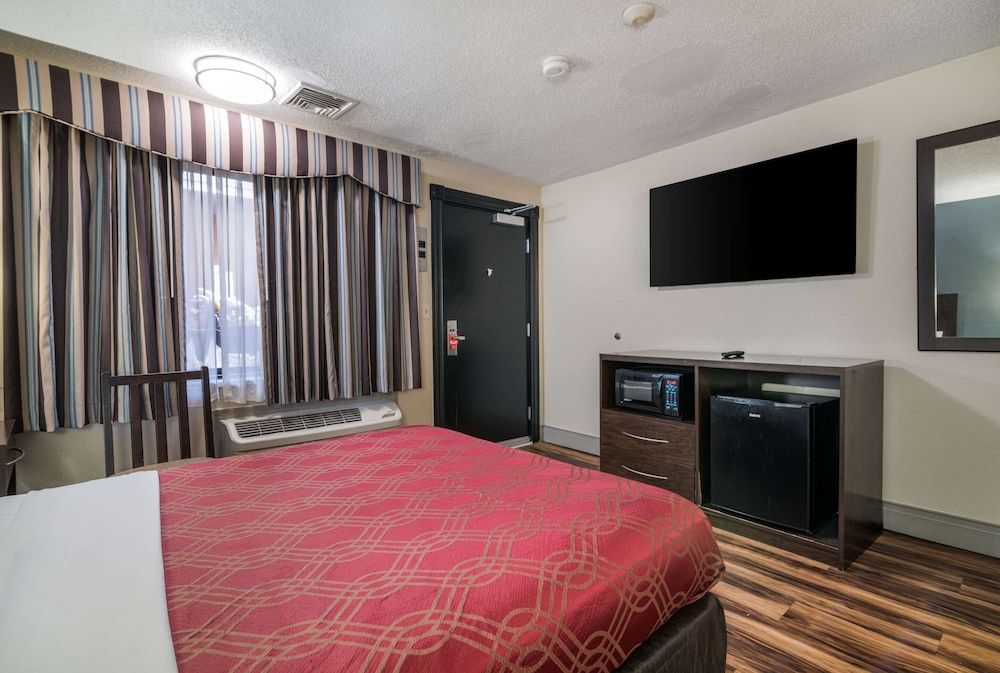 Standard Room, 1 Queen Bed, Non Smoking
