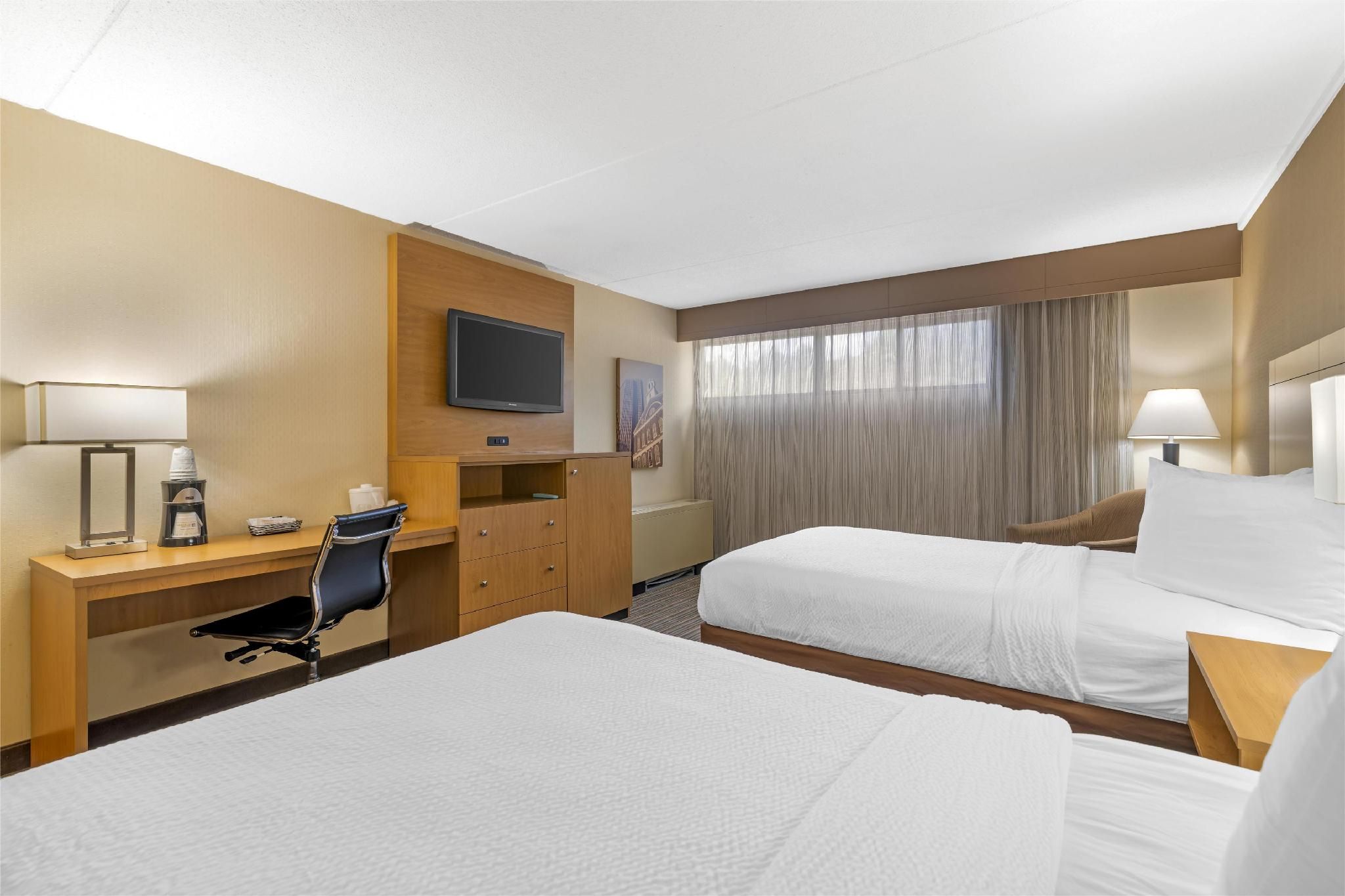 2 Double Beds, Nonsmoking, Partial View