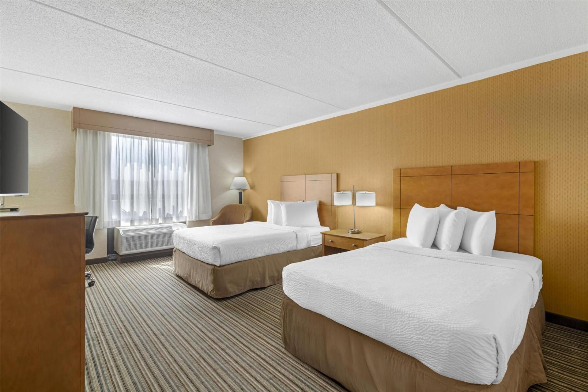 Best Western Royal Plaza Hotel & Trade Center 2 Double Beds, NonSmoking, Deluxe Room