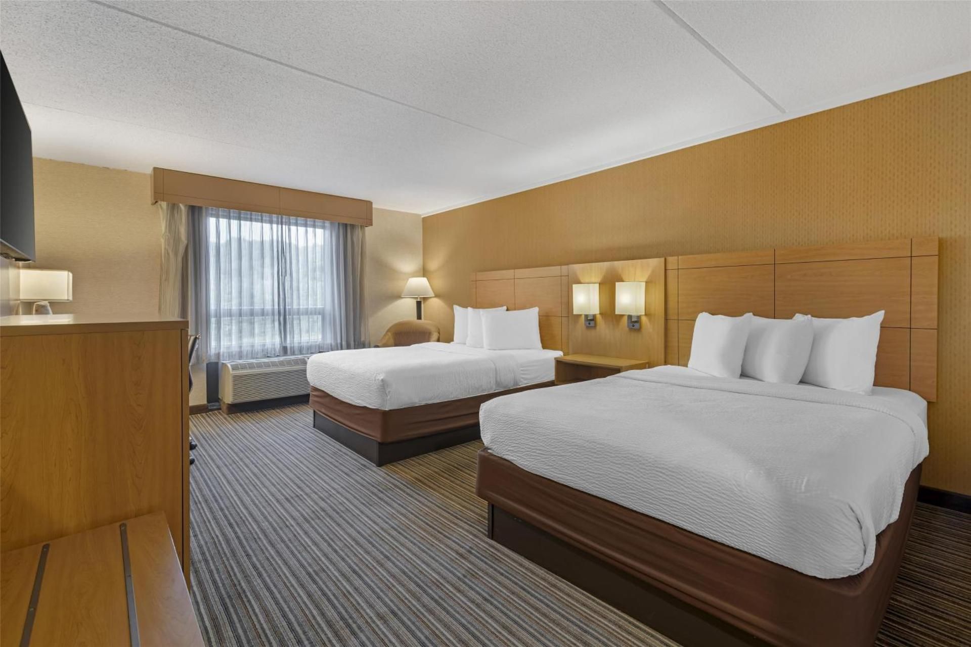 Best Western Royal Plaza Hotel & Trade Center 2 Queen Beds, Nonsmoking, Deluxe Room 2