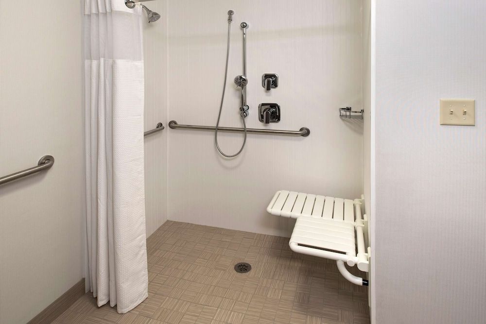 Room, 2 Double Beds, Accessible (Mobility/Hearing Roll in Shower)