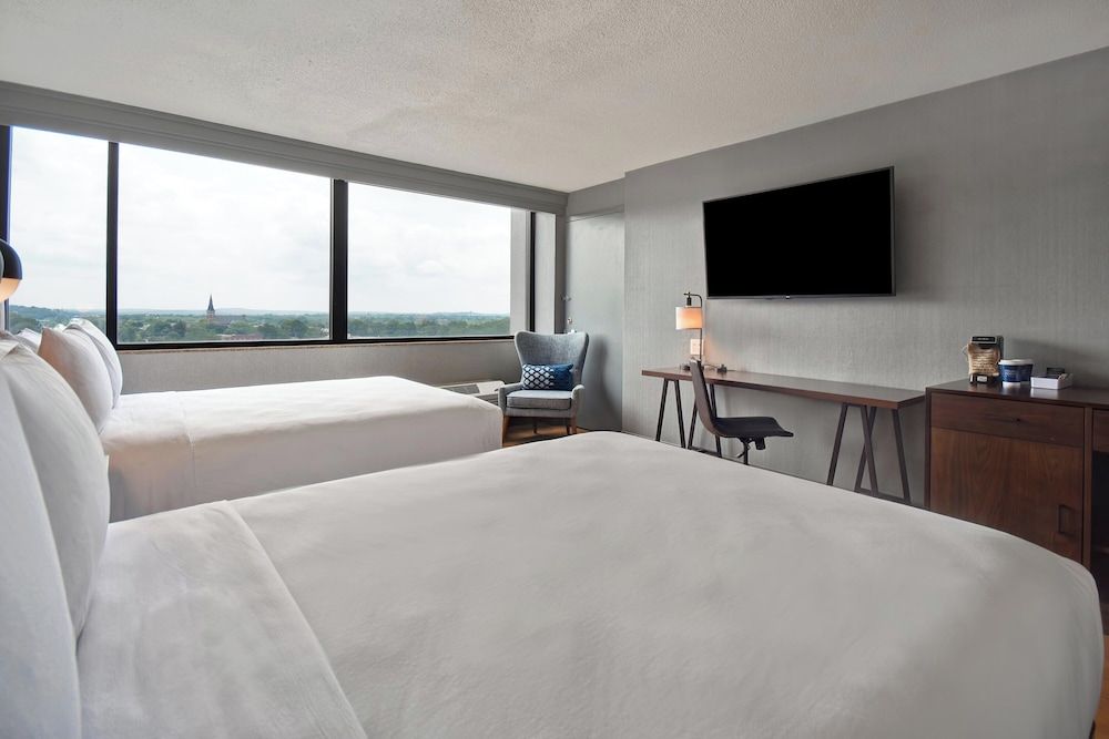 Room, 2 Queen Beds (Mobility/Hearing Accessible, Tub)