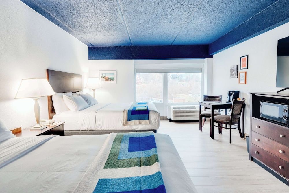 Room, 2 Queen Beds, Accessible, Non Smoking (Accessible Tub)