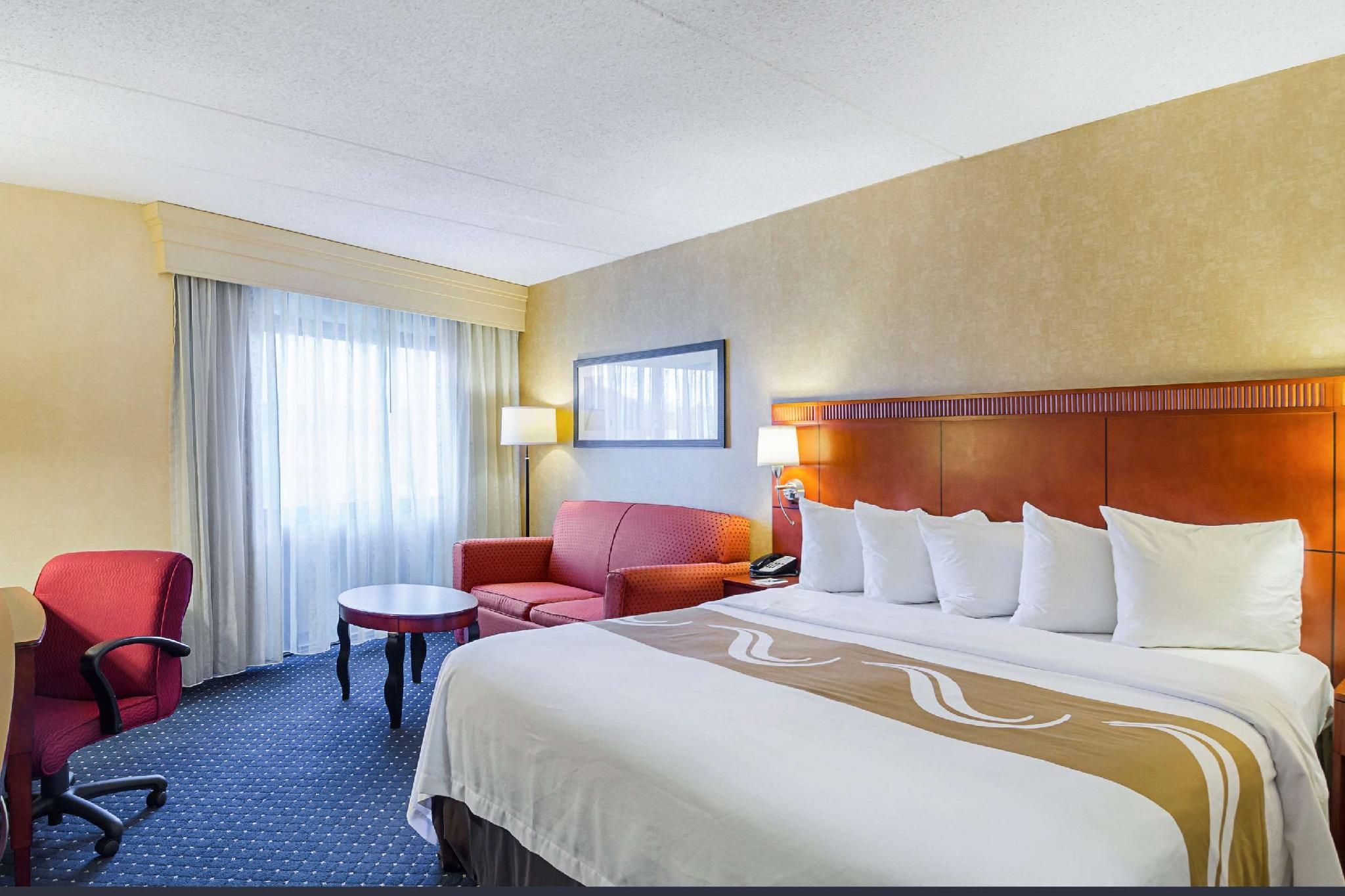 1 King Bed, Nonsmoking