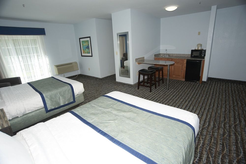 Single Room, 2 Queen Beds