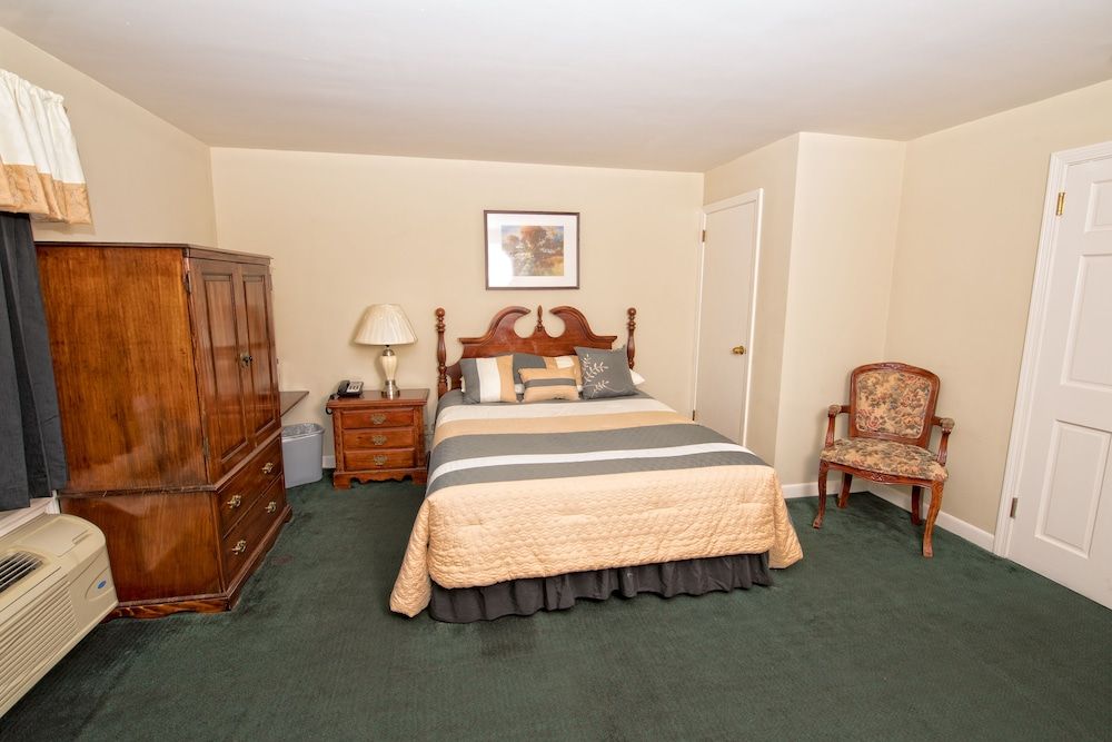 Deluxe Room, 1 Queen Bed with Sofa bed, Non Smoking