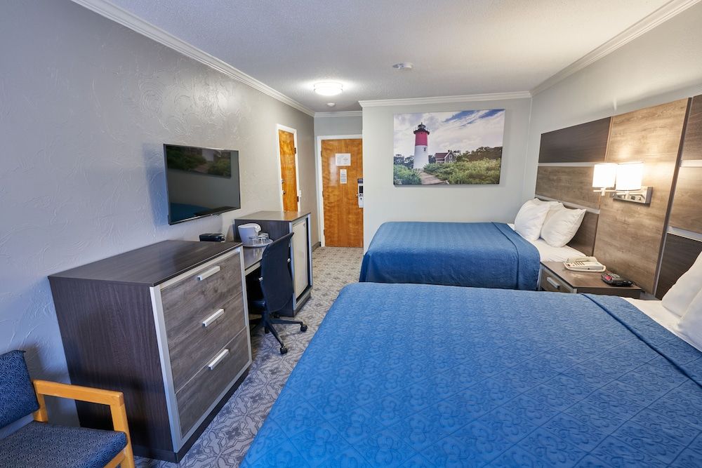 Ambassador Inn & Suites Superior Room, 2 Queen Beds, Non Smoking