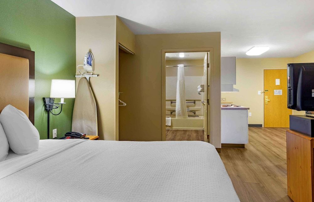 Extended Stay America Suites Boston Waltham 32 4th Ave Deluxe Studio, 1 King Bed with Sofa bed, Accessible, Non Smoking