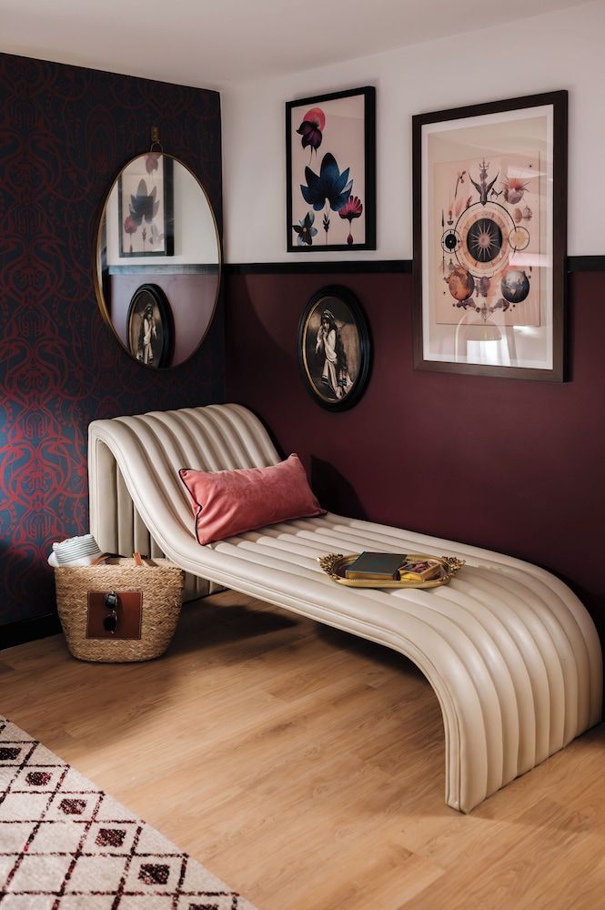 Uncommoner Hotel by Reverie Boutique Collection VISIONARY KING CLASSIC