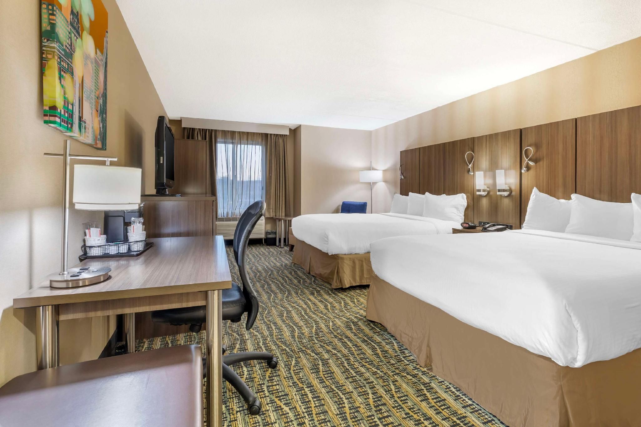 Best Western Plus New Englander 2 Queen Beds, Non-Smoking, Refrigerator, Wi-Fi, Full Breakfast