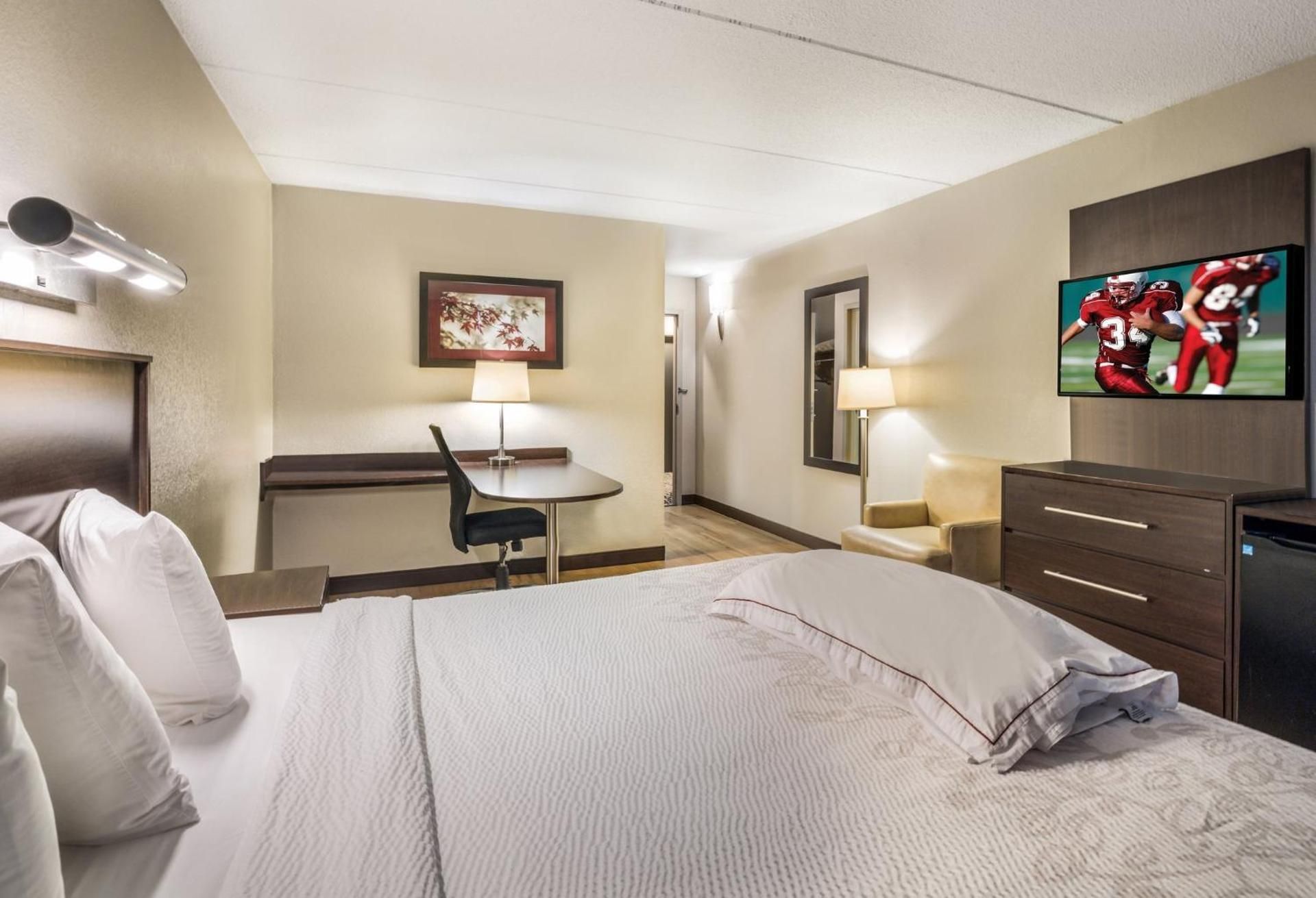 Premium King Smoke Free (Upgraded Bedding & Snack)