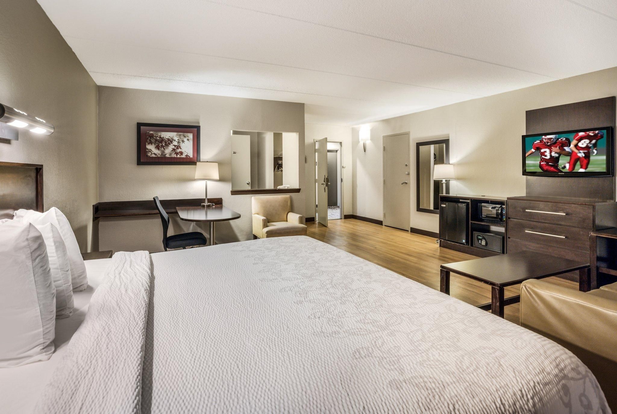 ADA Accessible King Suite Smoke Free