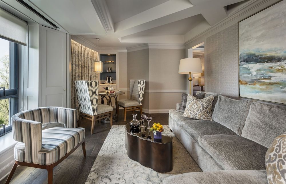 Beechwood Hotel Suite, Fireplace 8