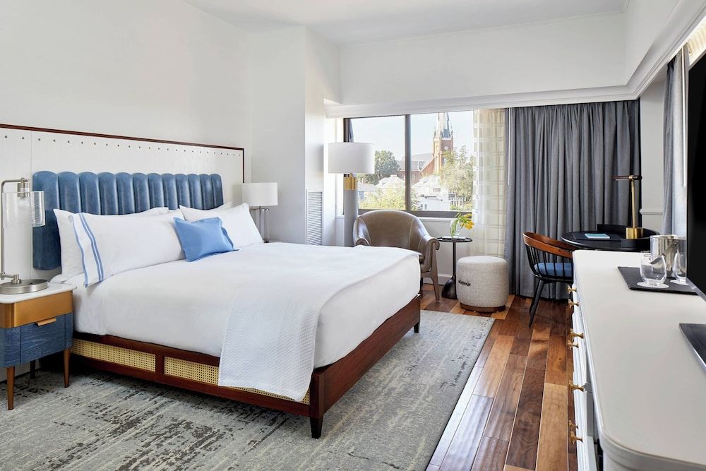 Room, 1 King Bed (Mobility Accessible, Tub)