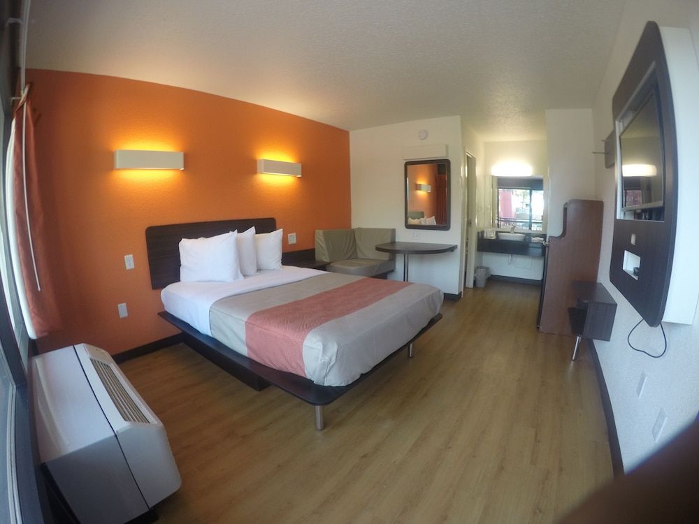 Standard Room, 1 Queen Bed, Smoking