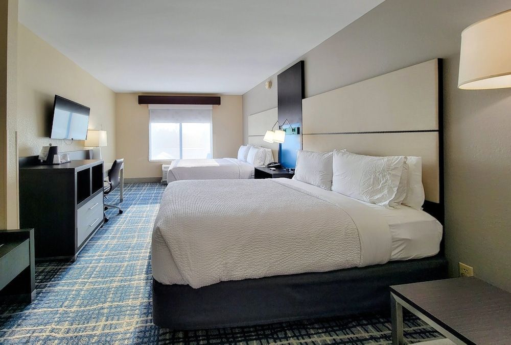 Standard Room, 2 Queen Beds, Accessible Bathtub (Communications, Accessible Tub)