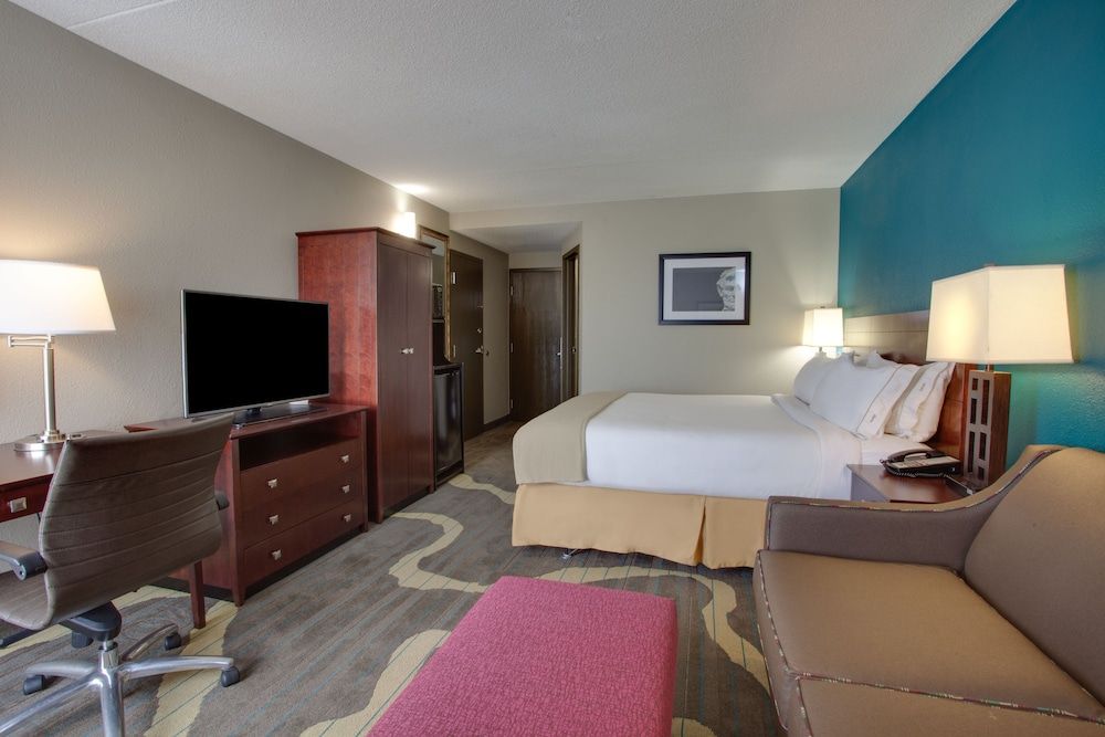 Standard Room, 1 King Bed with Sofa bed