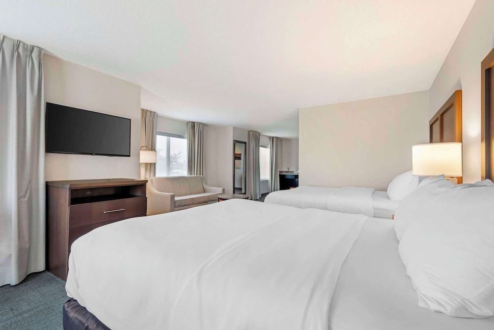 Suite, Multiple Beds, Accessible, Non Smoking (Accessible Tub)