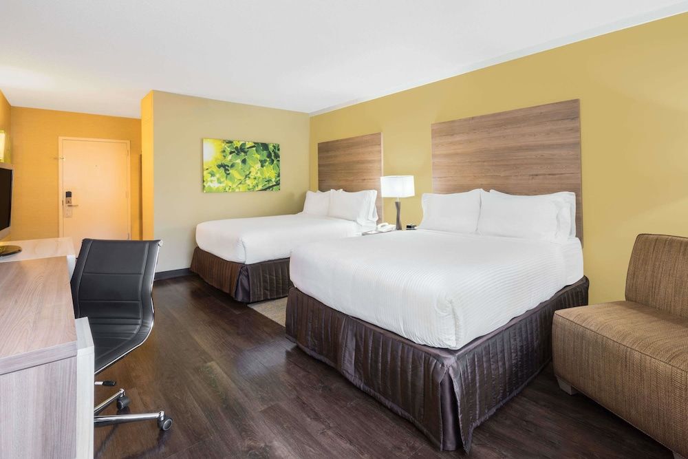 Room, 2 Queen Beds, Accessible, Non Smoking