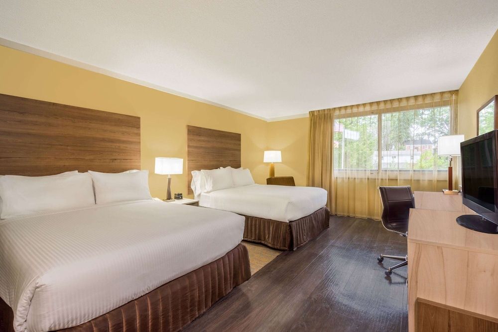 Room, 2 Queen Beds, Accessible, Non Smoking