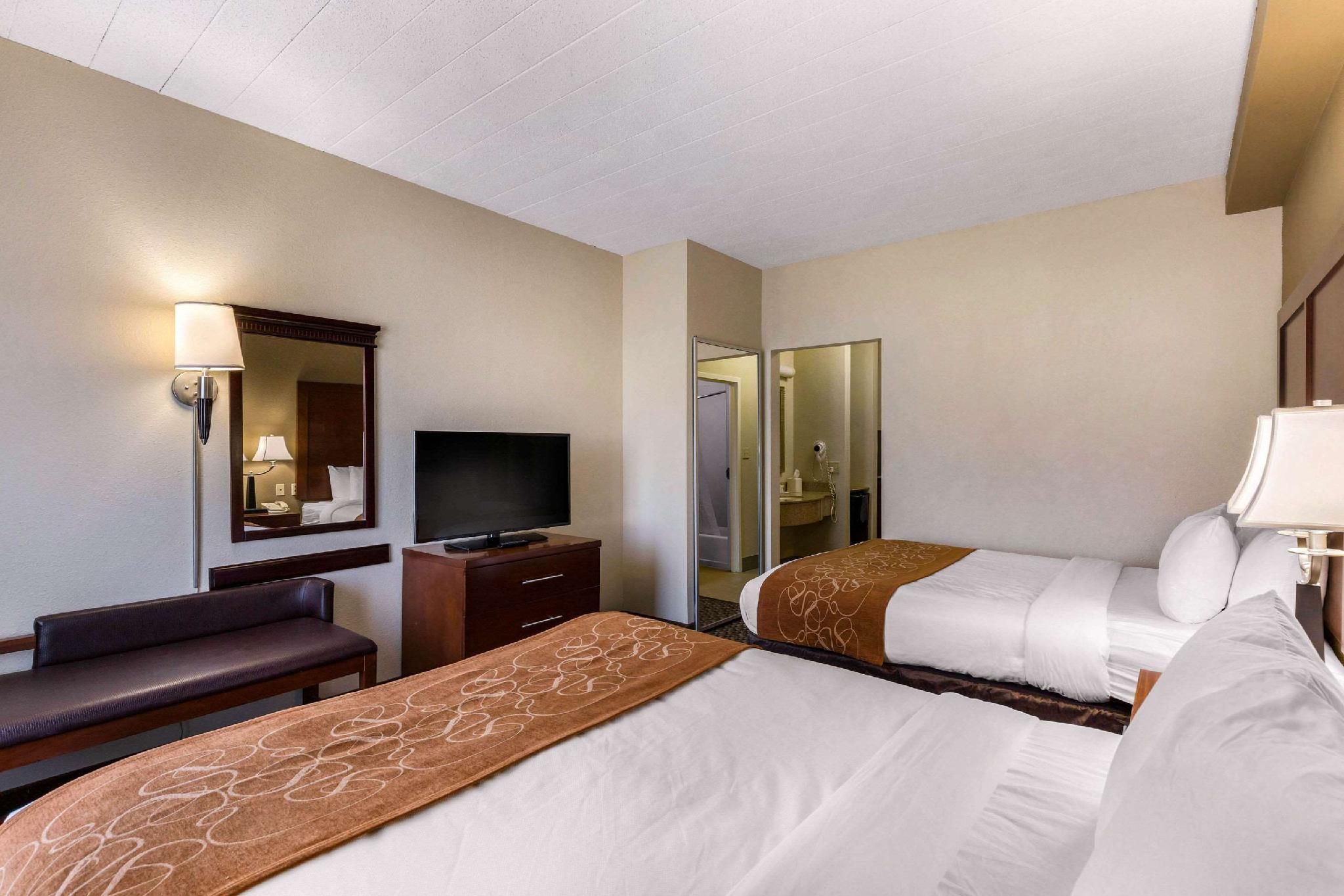 2 Queen Beds, Suite, Nonsmoking, Accessible